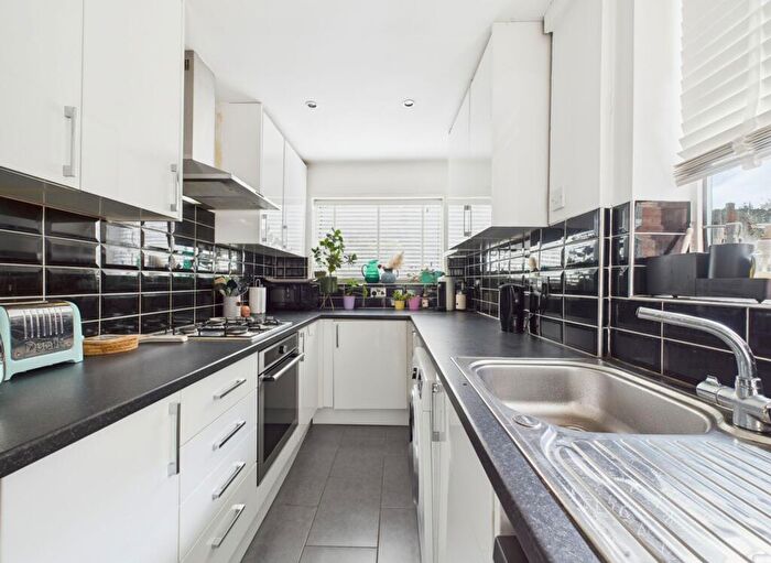 2 Bedroom End Of Terrace House For Sale In Burgass Road, Nottingham, NG3
