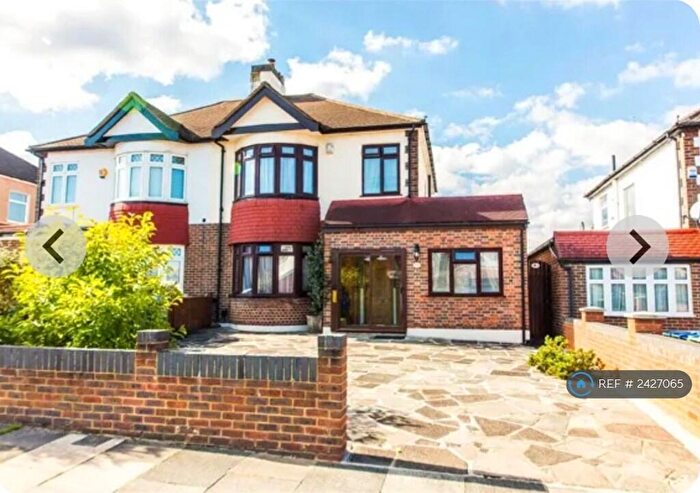 4 Bedroom Semi-Detached House To Rent In Lavidge Road, London, SE9