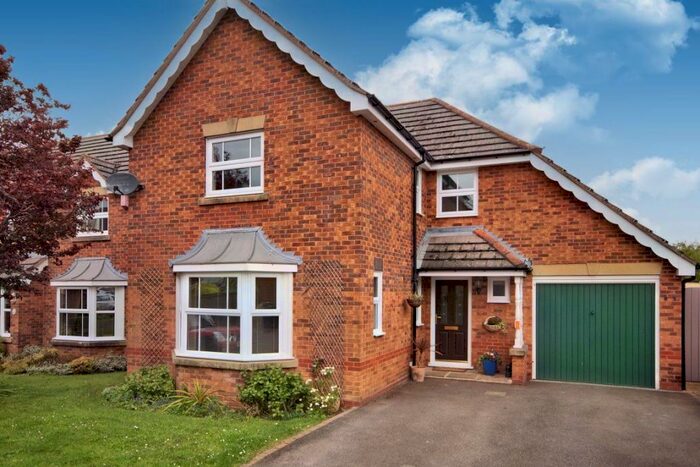 4 Bedroom House To Rent In Bishops Cleeve, GL52