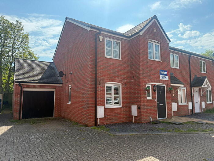 3 Bedroom End Of Terrace House For Sale In Scholars Walk, Stourbridge, West Midlands, DY8