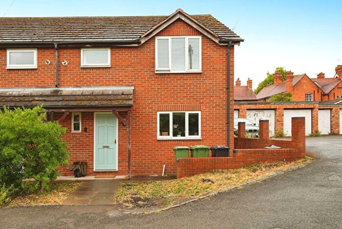 2 Bedroom Semi Detached House For Sale In Sandringham Close, Evesham, Ershireworcest, WR11