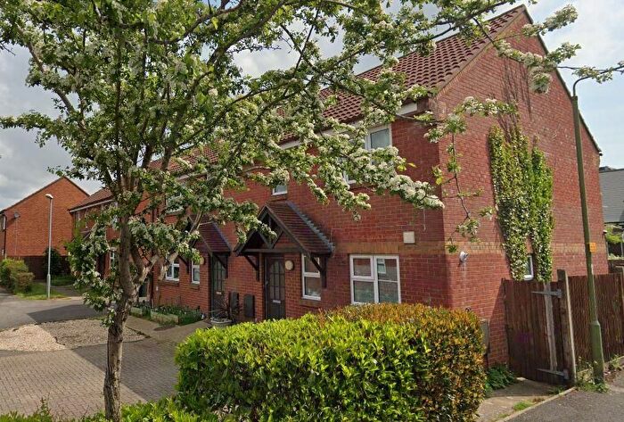 Semi-Detached House To Rent In Hawthorn Road, Winton, Bournemouth, BH9