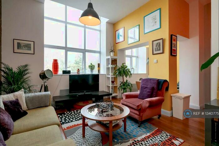 2 Bedroom Flat To Rent In Ophthalmic Works, Manchester, M4