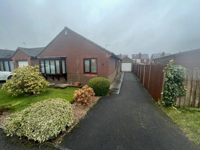 3 Bedroom Bungalow To Rent In Hilton Park Drive, Leabrooks, Alfreton, DE55