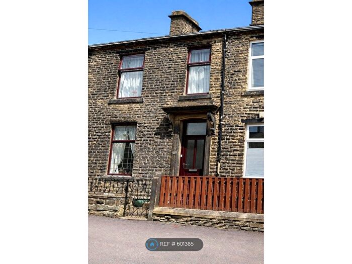 3 Bedroom Terraced House To Rent In Bradford Road, Birkenshaw, Bradford, BD11