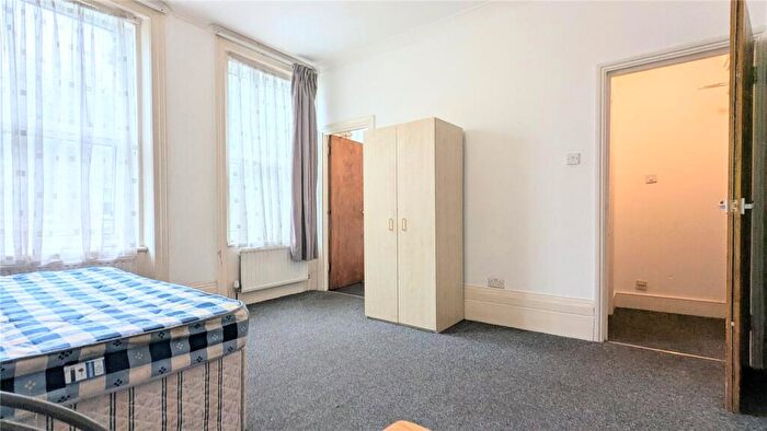 Apartment To Rent In Upper Tollington Park, London, N4