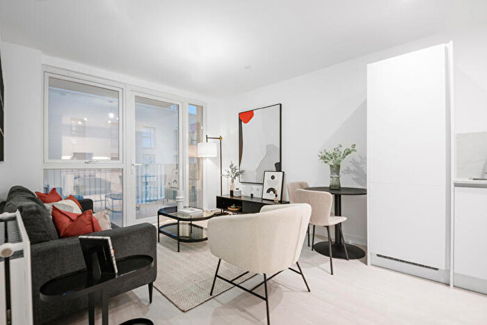 1 Bedroom Flat To Rent In Hendon Waterside, London, NW9