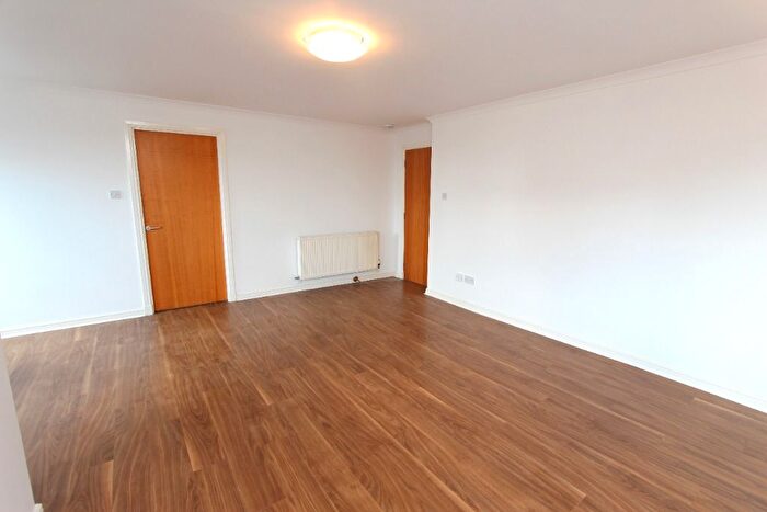 3 Bedroom Flat To Rent In Tower Place, The Shore, Edinburgh, EH6