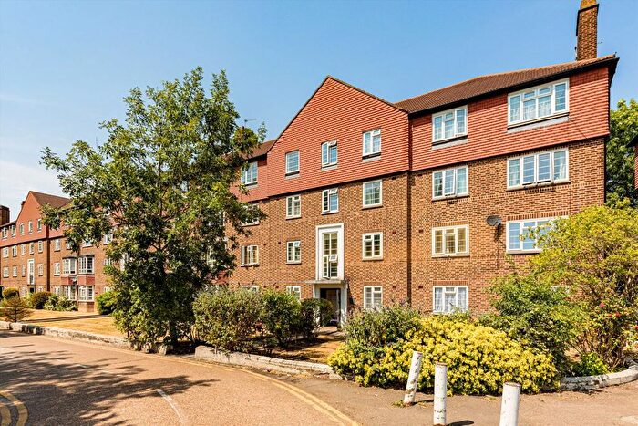 1 Bedroom Flat To Rent In Bushey Road, Wimbledon, SW20