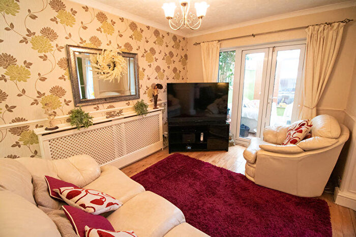 3 Bedroom Semi Detached House For Sale In Avon Road, Kearsley, Bolton, BL4