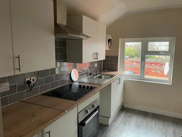 1 Bedroom Flat To Rent In Rood End Road, Oldbury, B68