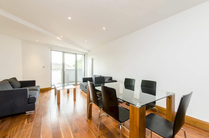 3 Bedroom Flat To Rent In Abbey Street, Bermondsey, London, SE1