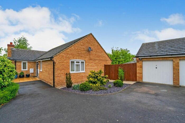 3 Bedroom Detached Bungalow For Sale In Docwra Road, Papworth Everard, Cambridge, CB23