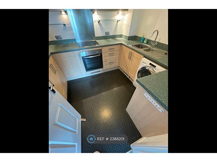 2 Bedroom Flat To Rent In Gisors Road, Southsea, PO4