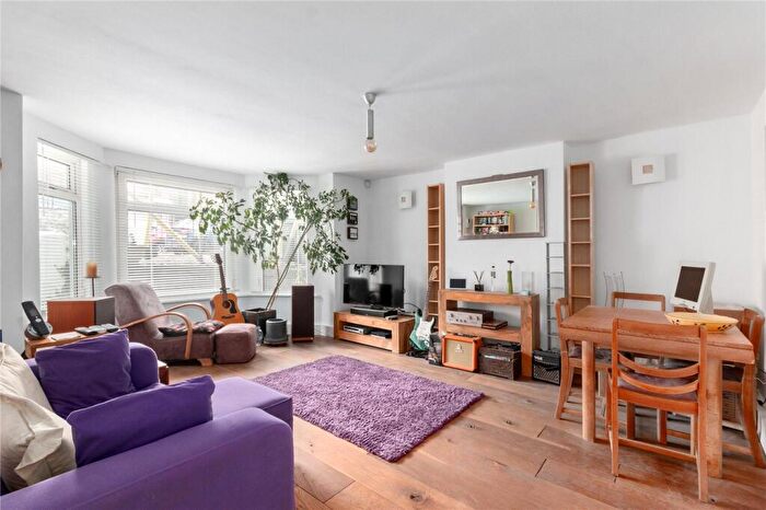 1 Bedroom Apartment To Rent In Gipsy Road, West Norwood, London, SE27