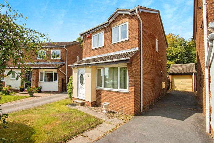 3 Bedroom Detached House For Sale In Heatherdale Road, Tingley, Wakefield, WF3