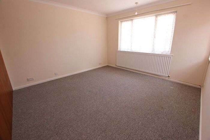 3 Bedroom Bungalow For Sale In Highfield Road, Corfe Mullen, Wimborne, Dorset, BH21 - Photo 6