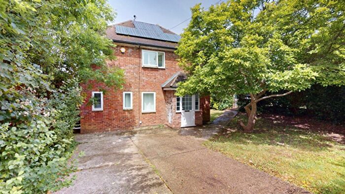 6 Bedroom Semi-Detached House For Sale In Orchard Road, Croydon, CR2
