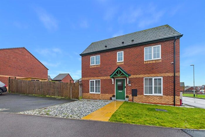 3 Bedroom Semi-Detached House For Sale In Askew Way, Woodville, Swadlincote, DE11