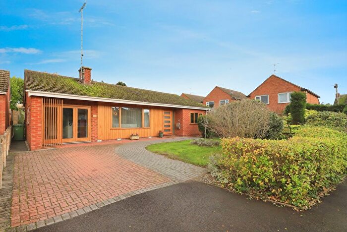 2 Bedroom Bungalow For Sale In The Ridgeway, Stourport-On-Severn, Worcestershire, DY13