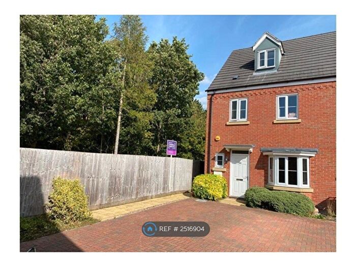 4 Bedroom End Of Terrace House To Rent In Temple Crescent, Milton Keynes, MK4