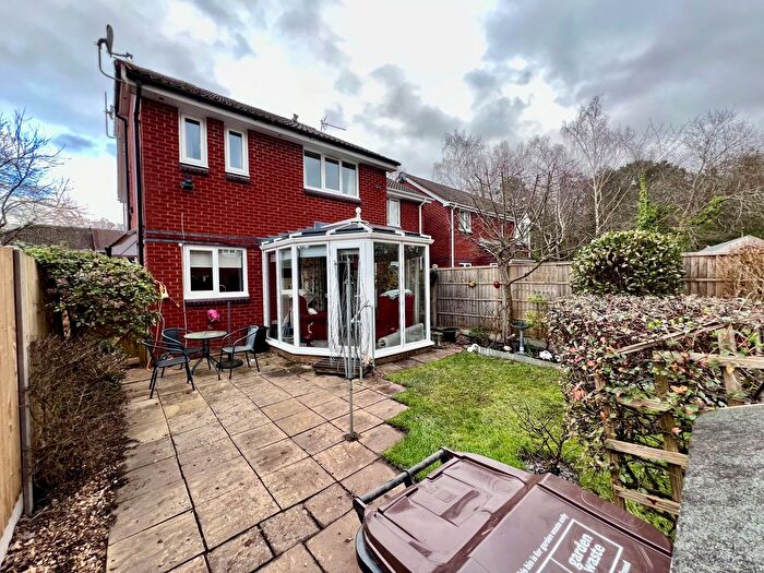 2 Bedroom End Of Terrace House For Sale In Alder Close, Dibden Purlieu, SO45