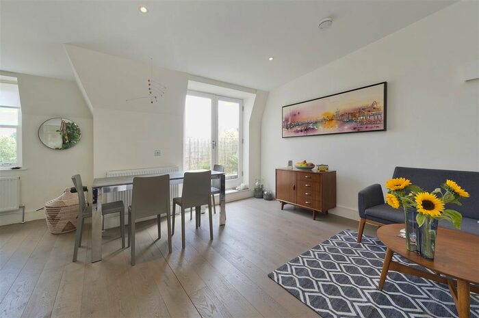 1 Bedroom Flat To Rent In Goldhawk Road, London, W12