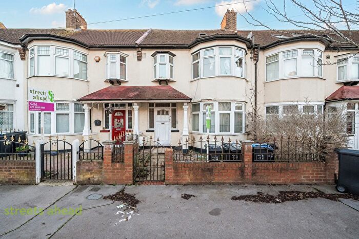 4 Bedroom Terraced House For Sale In Fairlands Avenue, Thornton Heath, CR7