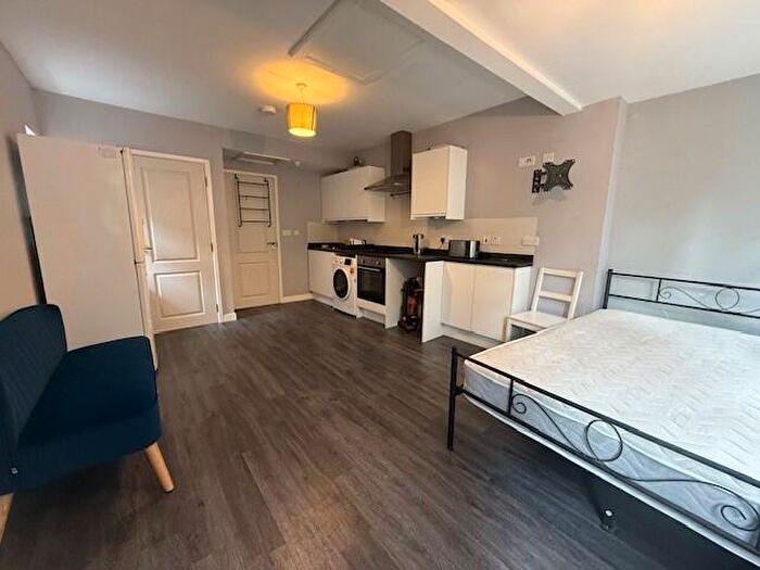 Apartment To Rent In Old Christchurch Road, Bournemouth, BH1