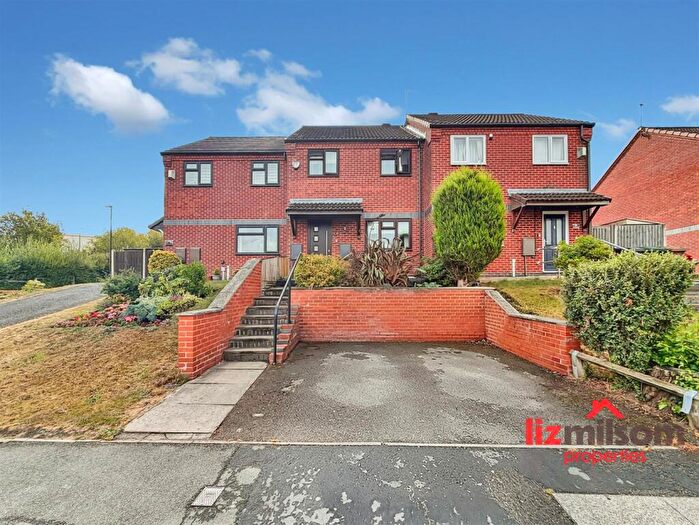 3 Bedroom Terraced House For Sale In Pennine Way, Swadlincote, DE11