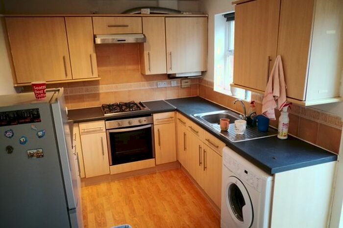 4 Bedroom Semi-Detached House To Rent In Jellicoe Avenue, Stoke Park, Bristol, BS16