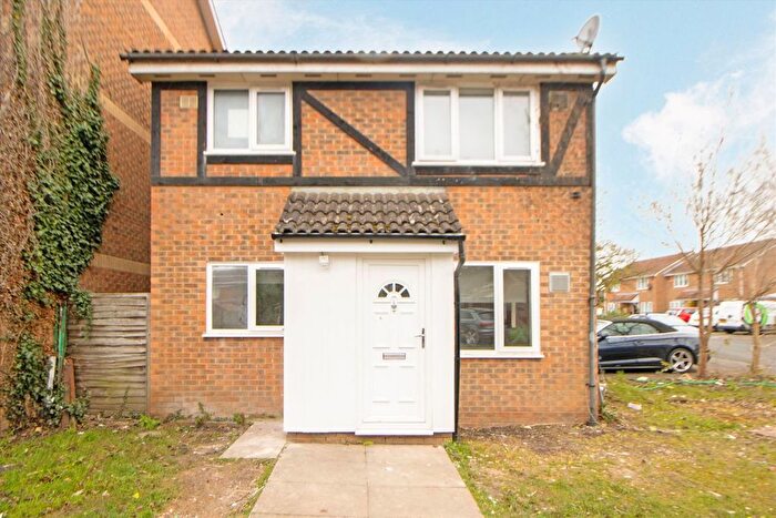 1 Bedroom Property To Rent In Beaulieu Close, Hounslow, TW4