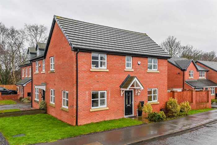 3 Bedroom Semi Detached House For Sale In Grasmere Avenue, Farington, Leyland, PR25