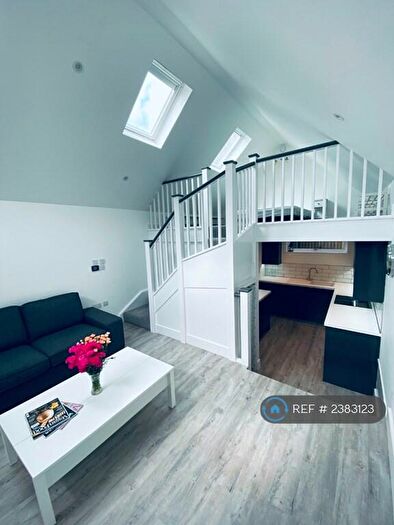 1 Bedroom Detached House To Rent In North Street, Winkfield, Windsor, SL4