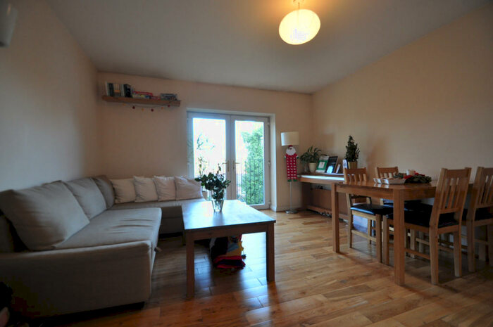 2 Bedroom Apartment For Sale In Tower Park Mews, Hull, HU8