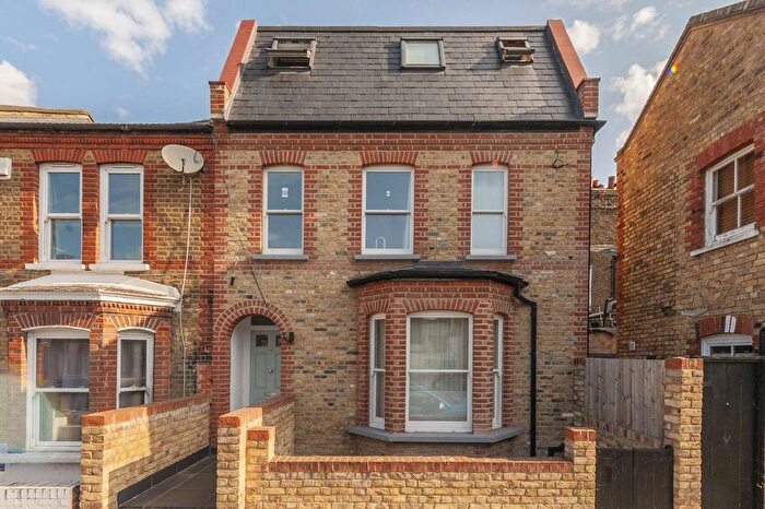 2 Bedroom Property For Sale In Thornbury Road, Brixton, SW2