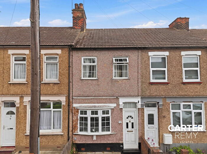 3 Bedroom Terraced House For Sale In Castle Road, Grays, RM17