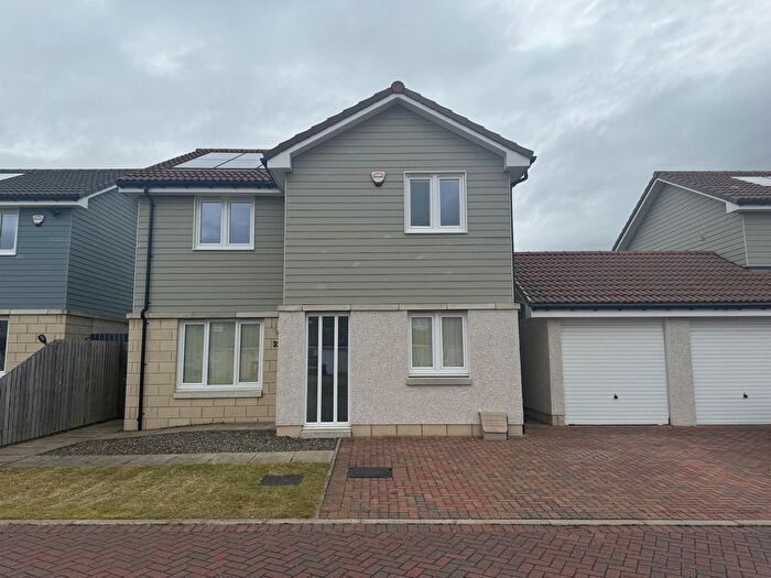 5 Bedroom Detached House To Rent In Oban Terrace, Dundee, DD3