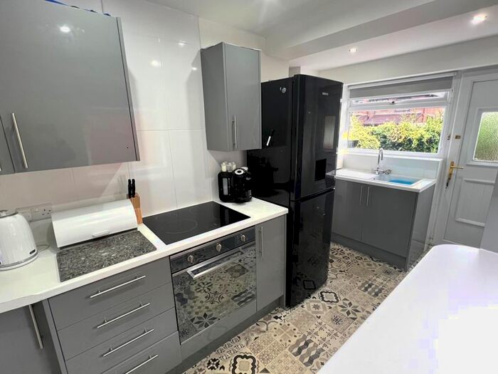 3 Bedroom Semi-Detached House To Rent In Lostock Road, Salford, M5