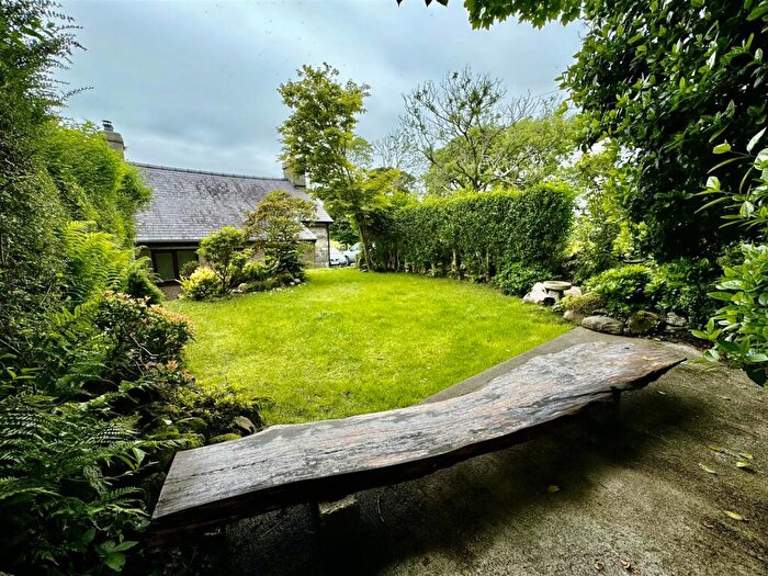 2 Bedroom End Of Terrace House For Sale In Mynydd Glas, Garndolbenmaen, LL51