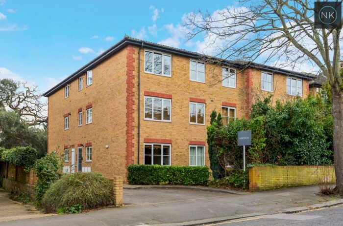 1 Bedroom Flat To Rent In Cowley Court, Grove Hill, South Woodford, E18