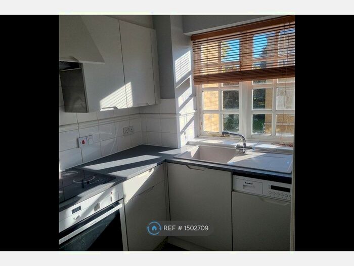 2 Bedroom Flat To Rent In Elizabeth Fry Place, London, SE18