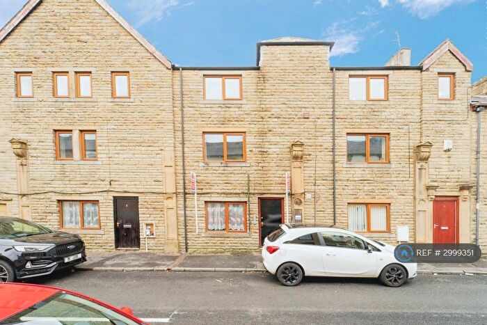 2 Bedroom Flat To Rent In Allendale Court, Burnley, BB12