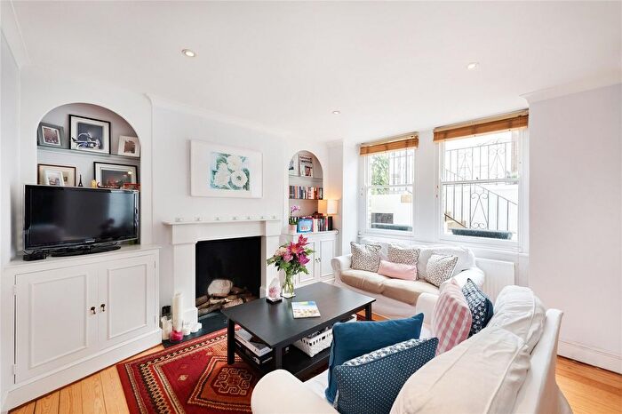 2 Bedroom Flat To Rent In Munster Road, London, SW6