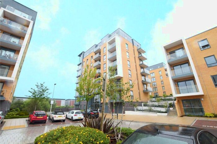 1 Bedroom Flat To Rent In Skylark House, Drake Way, Reading, Berkshire, RG2