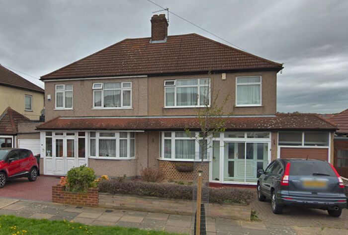 4 Bedroom Semi-Detached House To Rent In Stapleton Road, Bexleyheath, DA7