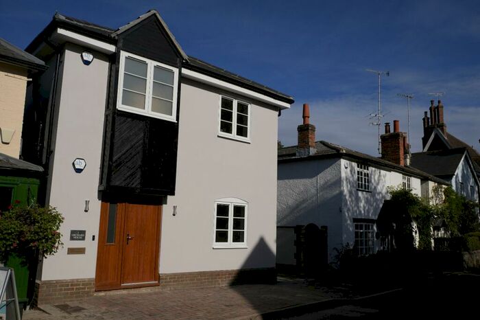 2 Bedroom Flat For Sale In The Street, Albury, Guildford, Surrey, GU5