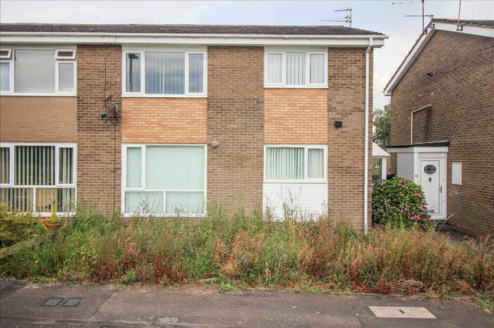 2 Bedroom Flat To Rent In Linslade Walk, Beaconhill Glade, Cramlington, NE23