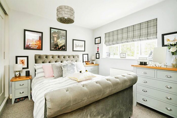 4 Bedroom Detached House For Sale In Merganser Drive, Bicester, OX26