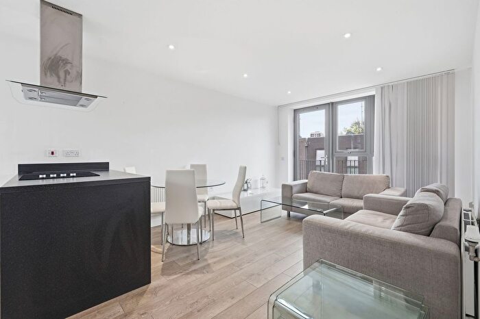 2 Bedroom Flat For Sale In Monsey Place, Rhodewell Apartments, E1